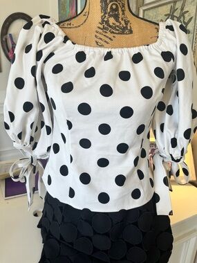 CeCe Black & White Polka Dot Puff Sleeve Top side zipper form fitting cotton